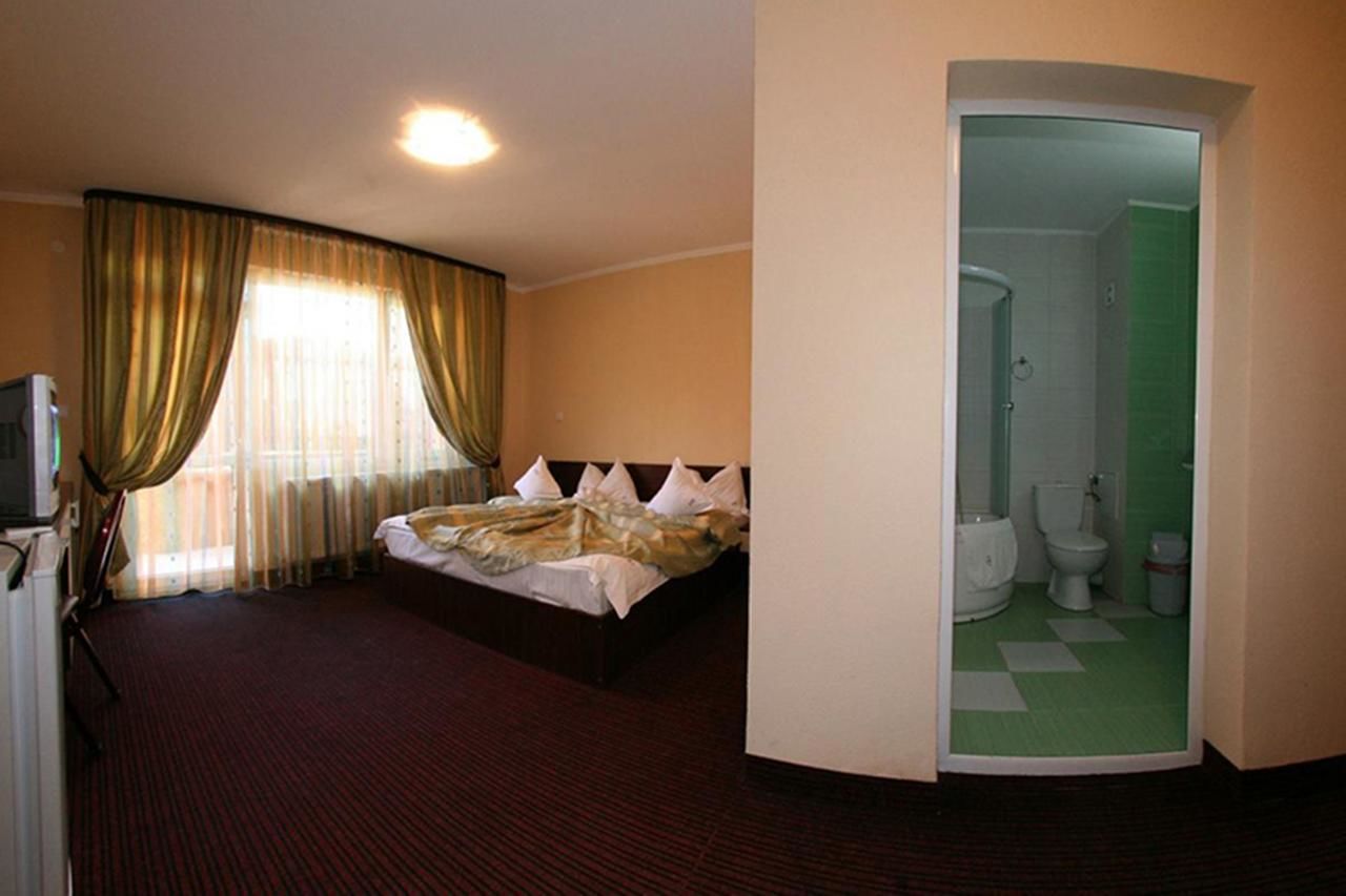 Отель Hotel Iri Буштени-48